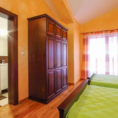 Holiday home Nice Home In Vodnjan With Jacuzzi Mednjan