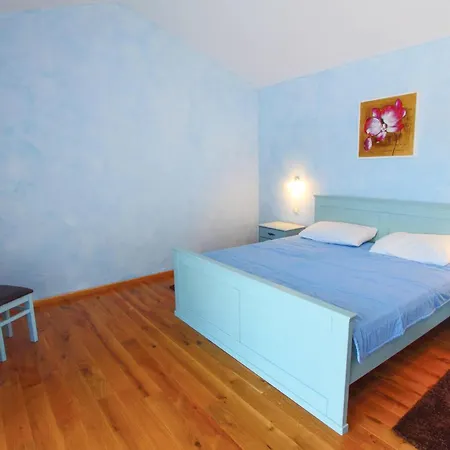 Vikendica Stunning Home In Vodnjan *