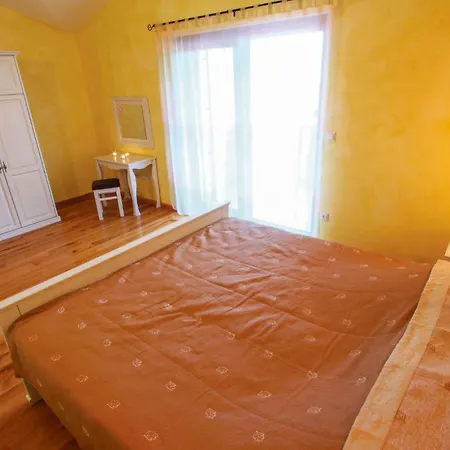 Vikendica Stunning Home In Vodnjan *