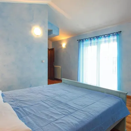 Nice Home In Vodnjan With Jacuzzi Holiday home Mednjan
