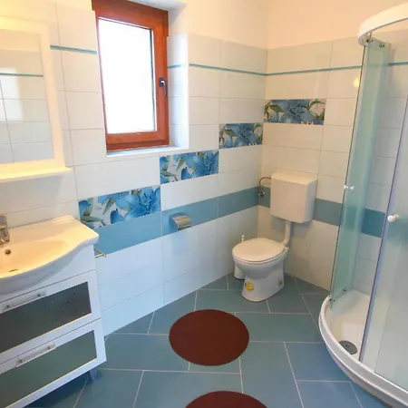 Nice Home In Vodnjan With Jacuzzi * Mednjan