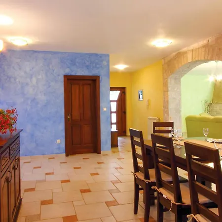 Nice Home In Vodnjan With Jacuzzi Mednjan