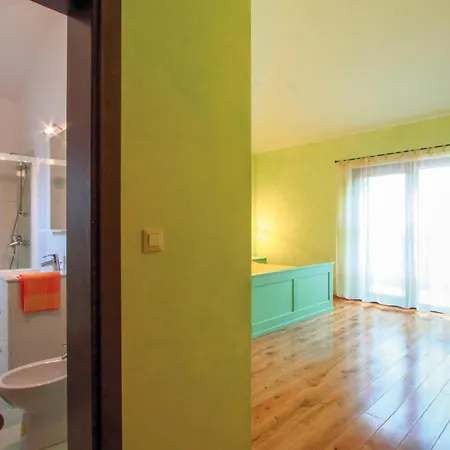 Vikendica Stunning Home In Vodnjan