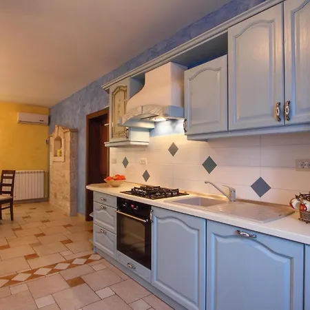 Holiday home Nice Home In Vodnjan With Jacuzzi *