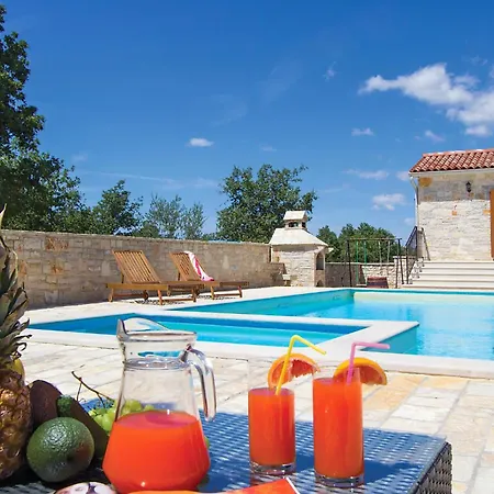 Nice Home In Vodnjan With Jacuzzi Holiday home Mednjan