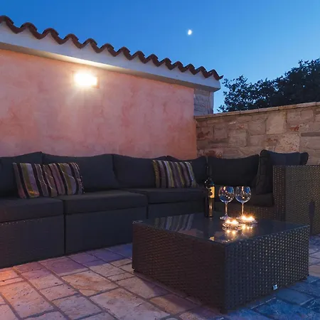 Nice Home In Vodnjan With Jacuzzi Holiday home
