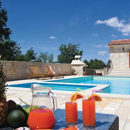 Stunning Home In Vodnjan Vikendica