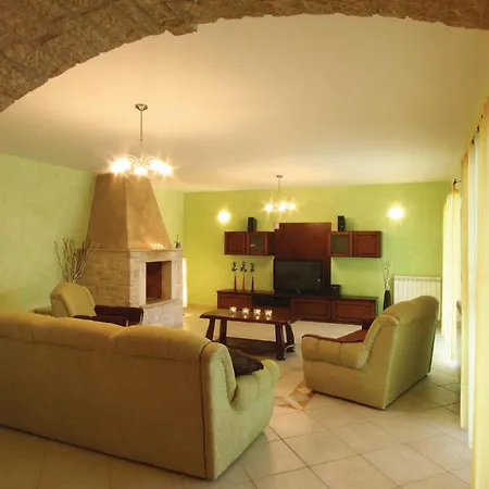 Stunning Home In Vodnjan Vikendica Vodnjan